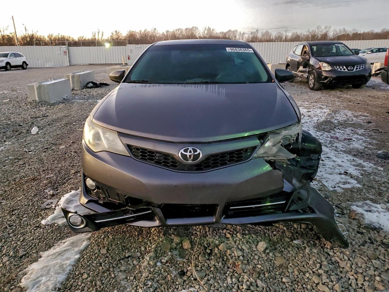 2014 TOYOTA CAMRY SE photo 5