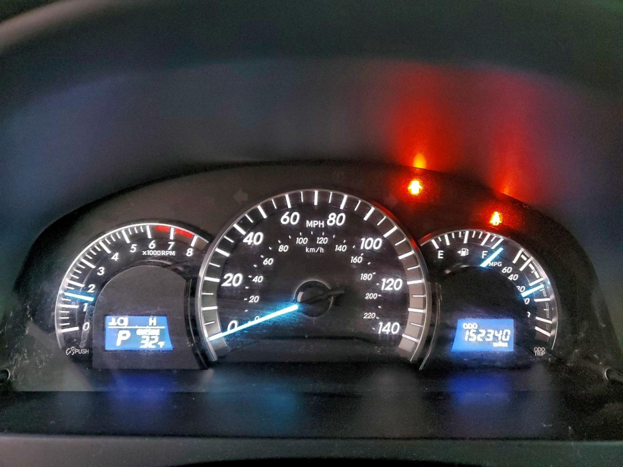 2014 TOYOTA CAMRY SE photo 9
