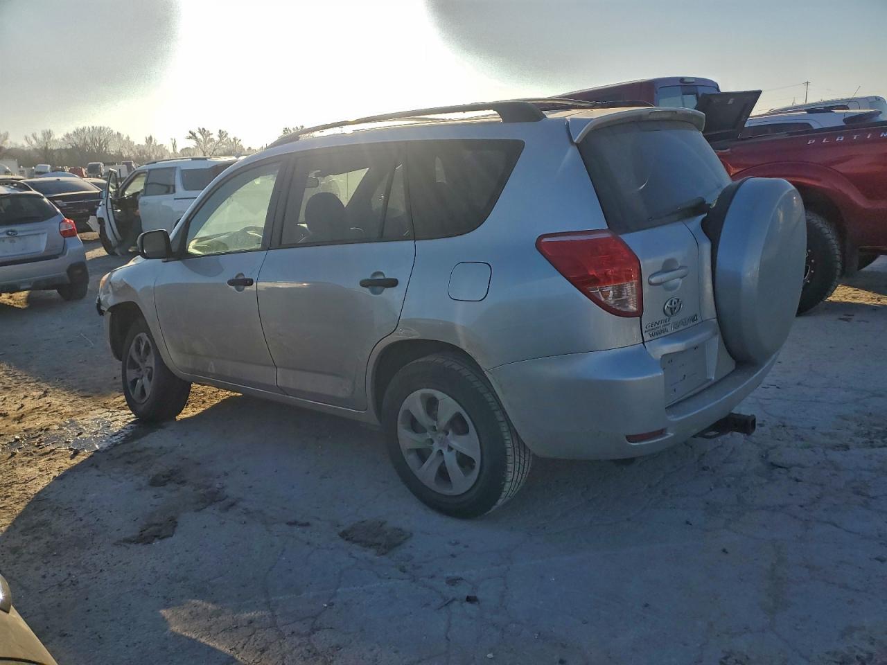 2007 TOYOTA RAV4 photo 2