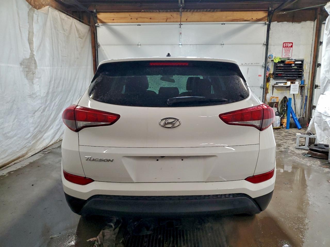 2018 HYUNDAI TUCSON SE photo 6