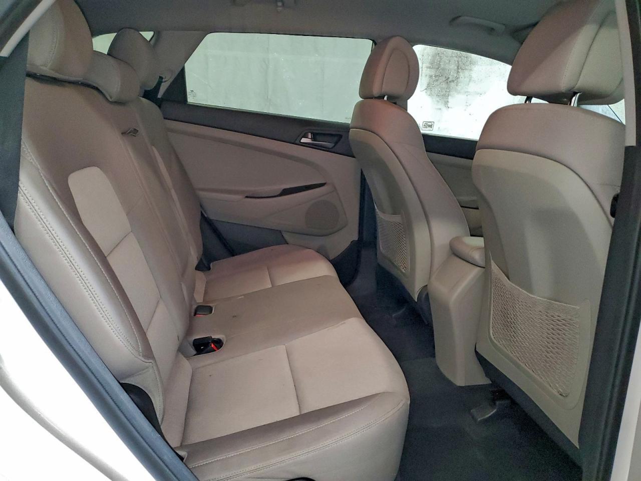 2018 HYUNDAI TUCSON SE photo 11