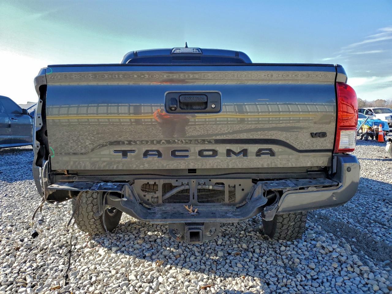 2017 TOYOTA TACOMA DOUBLE CAB photo 6