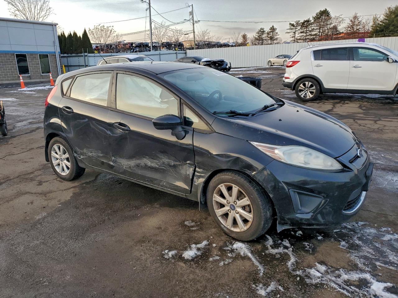 2011 FORD FIESTA SE photo 4