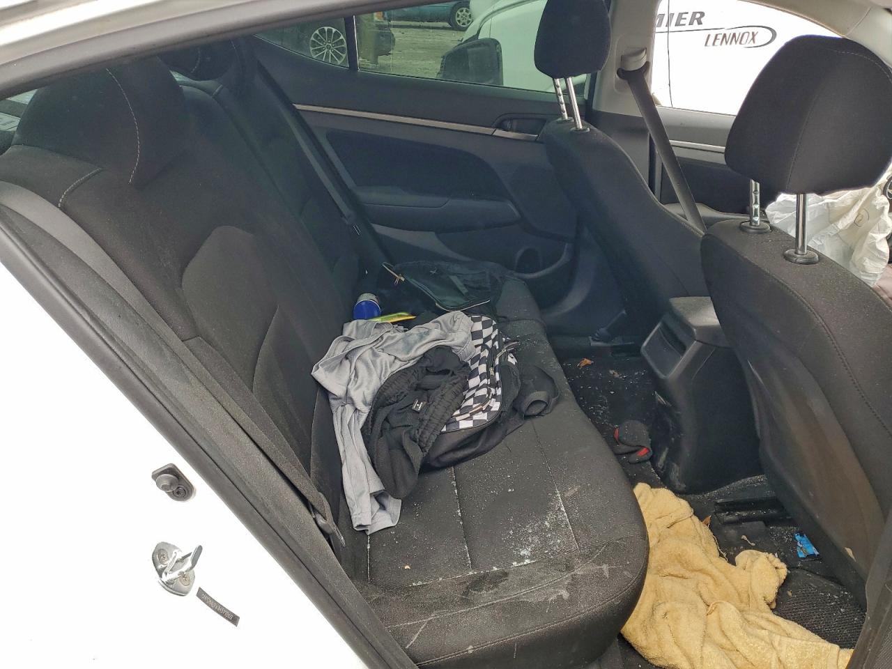 2018 HYUNDAI ELANTRA SEL photo 10