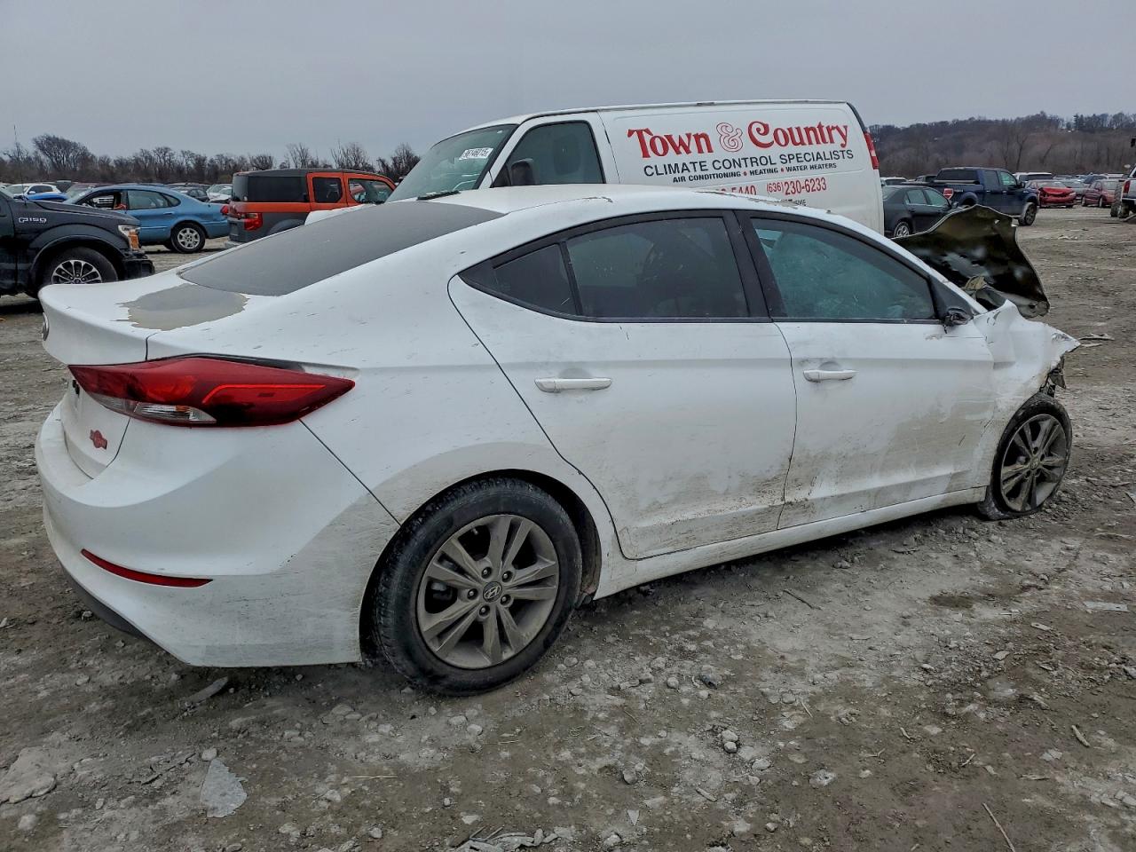 2018 HYUNDAI ELANTRA SEL photo 3