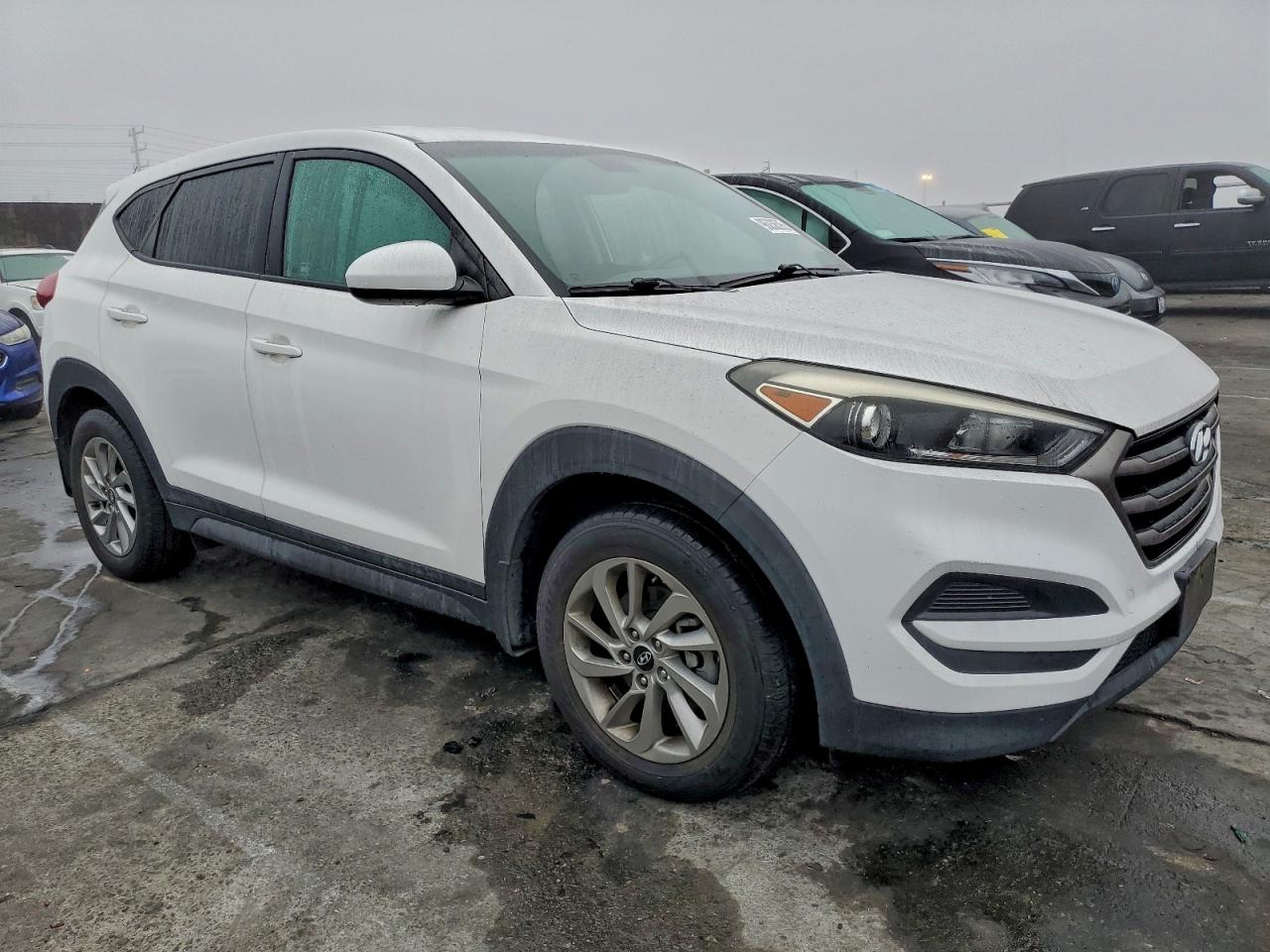 2016 HYUNDAI TUCSON SE photo 4