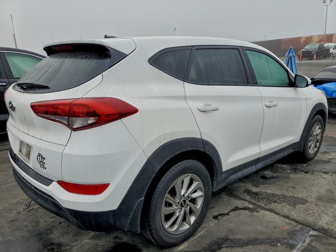 2016 HYUNDAI TUCSON SE photo 3
