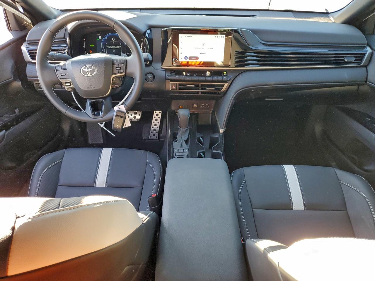 2025 TOYOTA CAMRY XSE photo 8