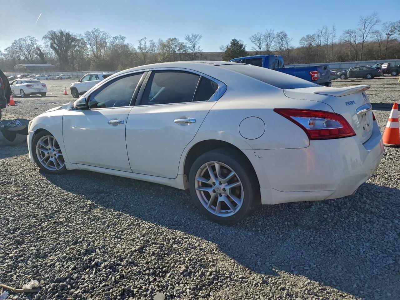 2011 NISSAN MAXIMA S photo 2