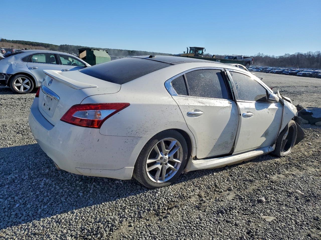 2011 NISSAN MAXIMA S photo 3