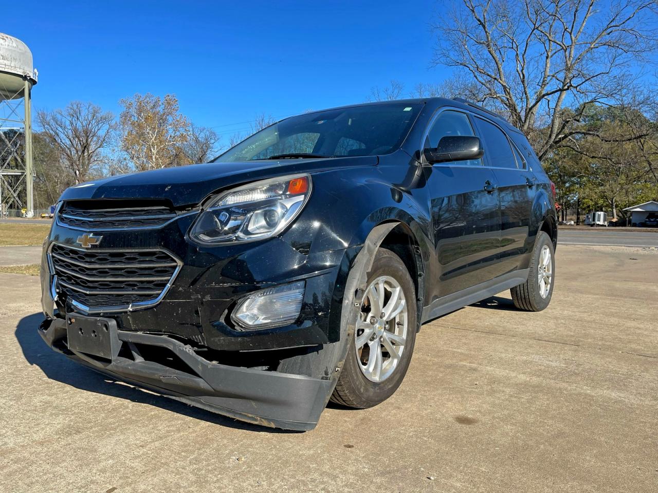 2017 CHEVROLET EQUINOX LT photo 2