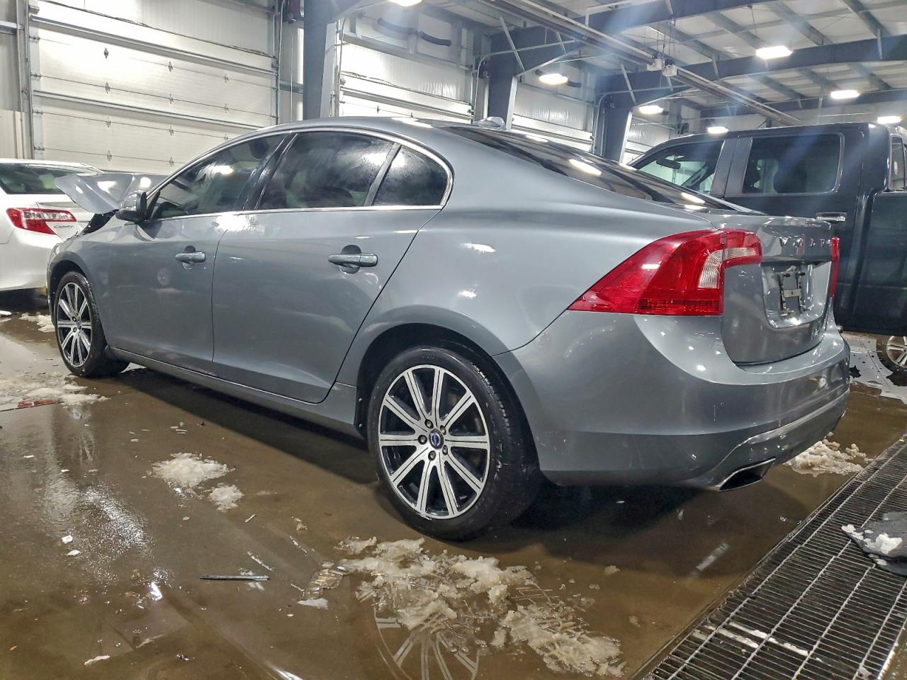 2017 VOLVO S60 PREMIER photo 2