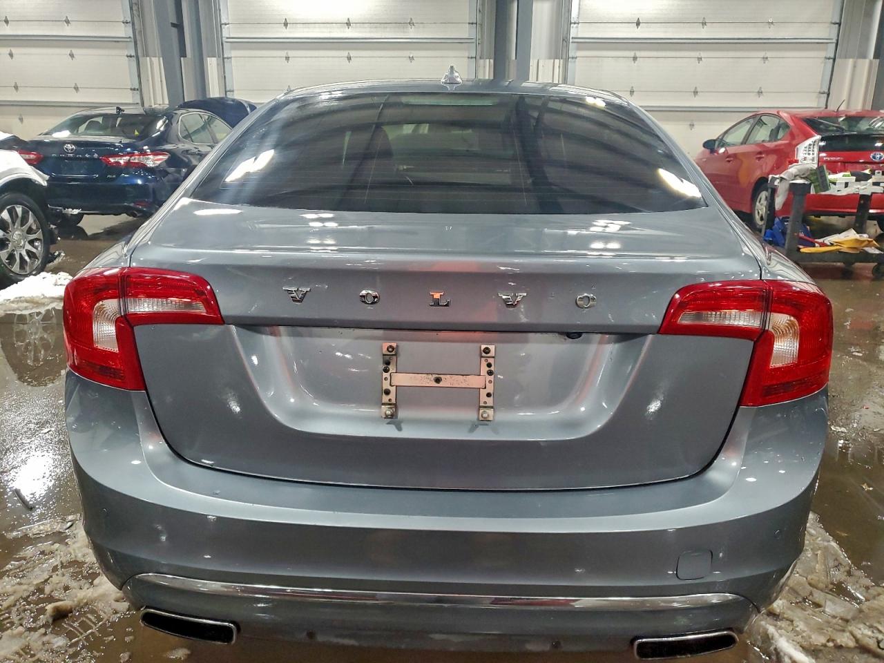 2017 VOLVO S60 PREMIER photo 6