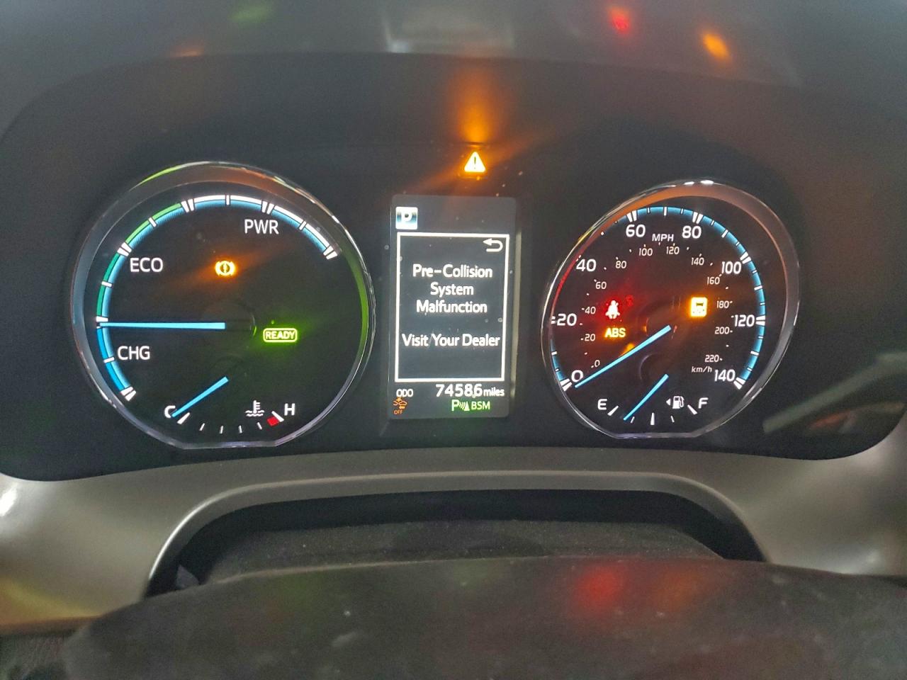 2017 TOYOTA RAV4 HV LE photo 9