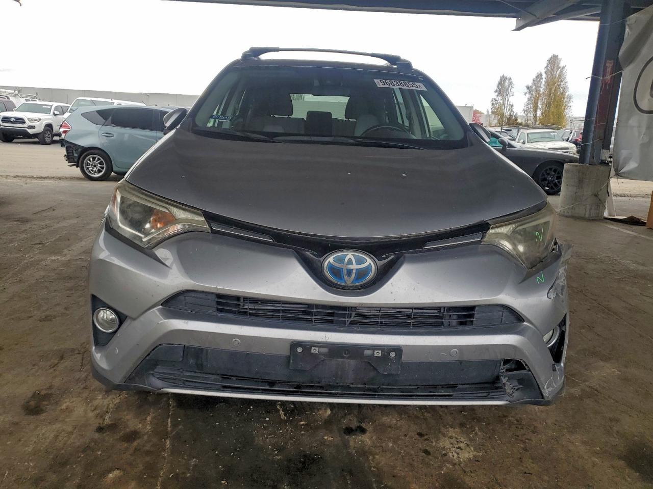 2017 TOYOTA RAV4 HV LE photo 5