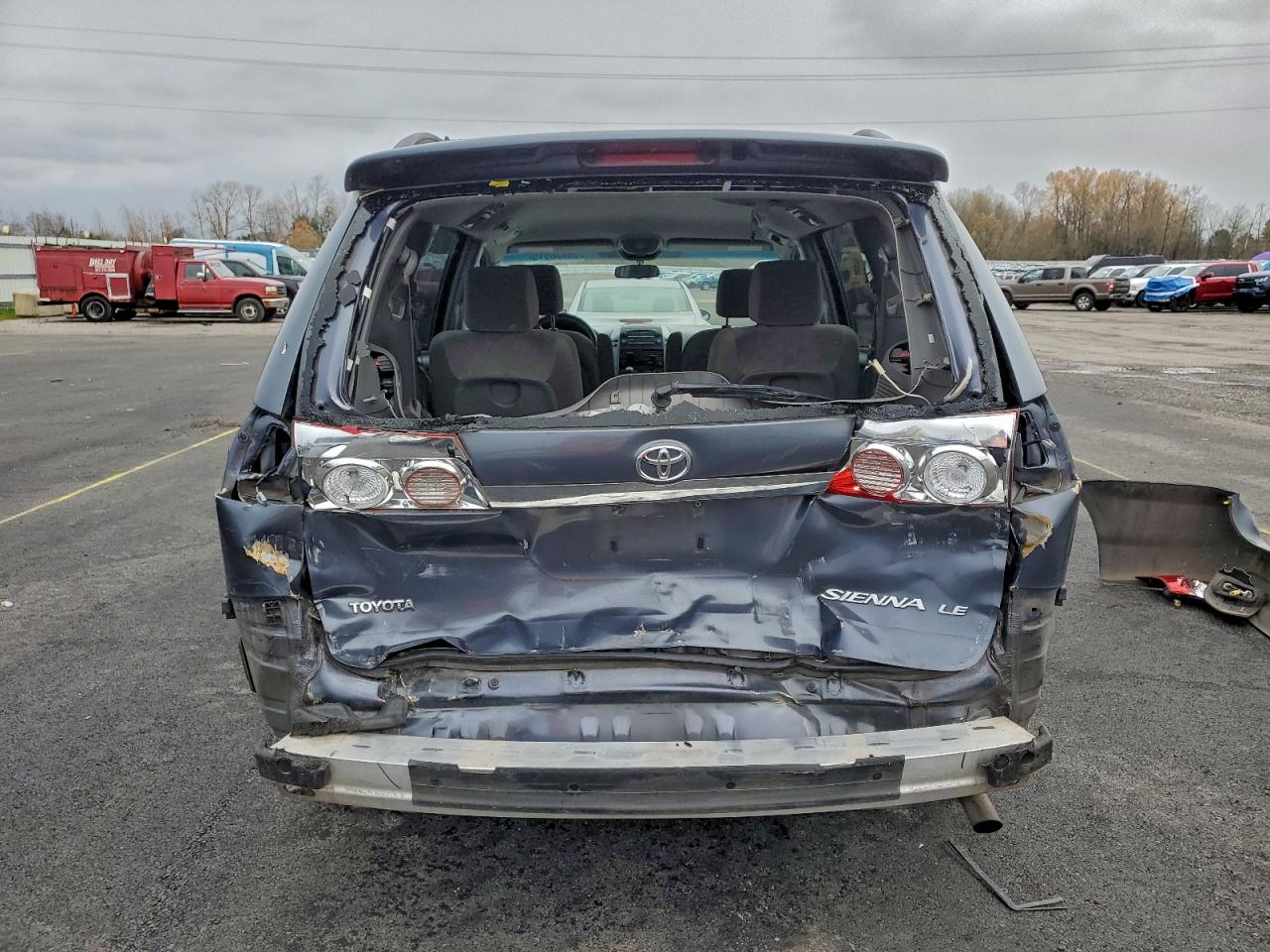 2008 TOYOTA SIENNA photo 6