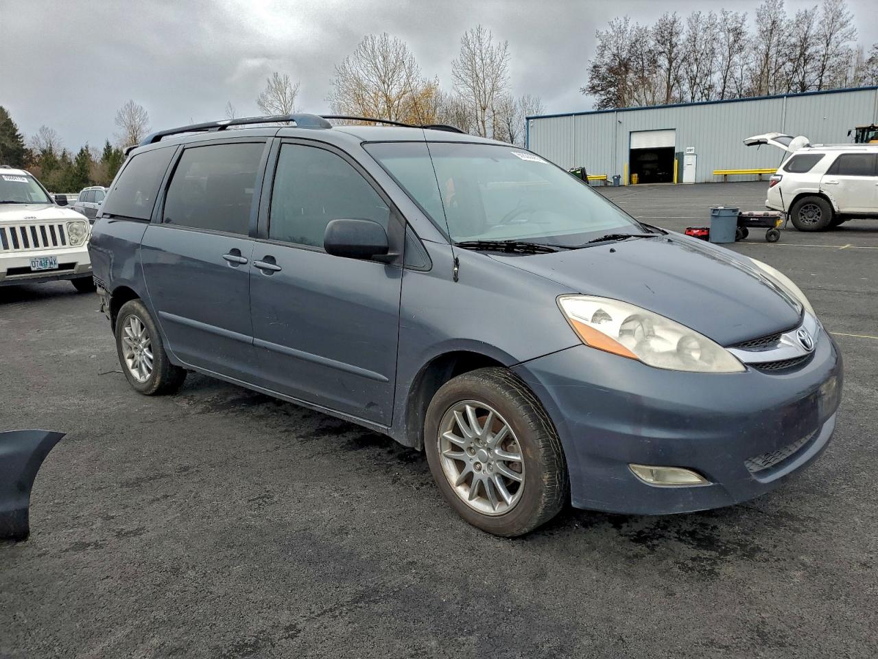2008 TOYOTA SIENNA photo 4