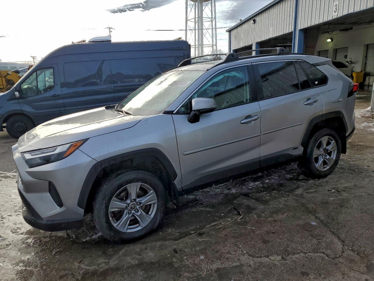 2024 TOYOTA RAV4 XLE — SIDE damage — photo 1