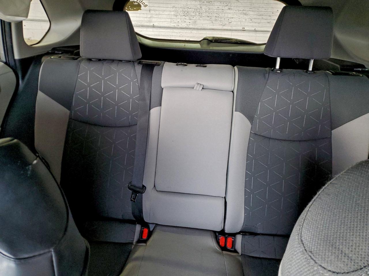 2024 TOYOTA RAV4 XLE photo 10