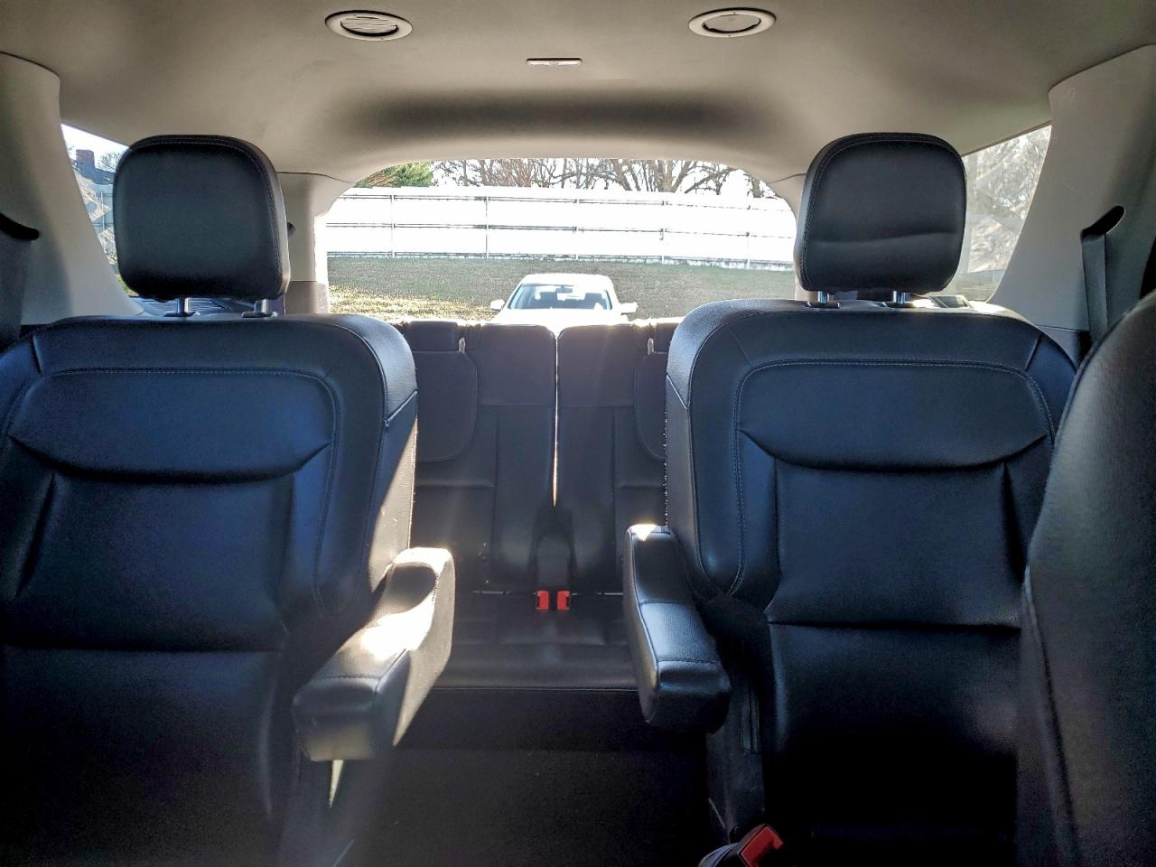 2021 FORD EXPLORER XLT photo 10