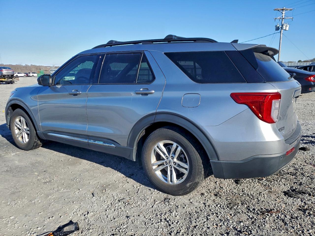 2021 FORD EXPLORER XLT photo 2