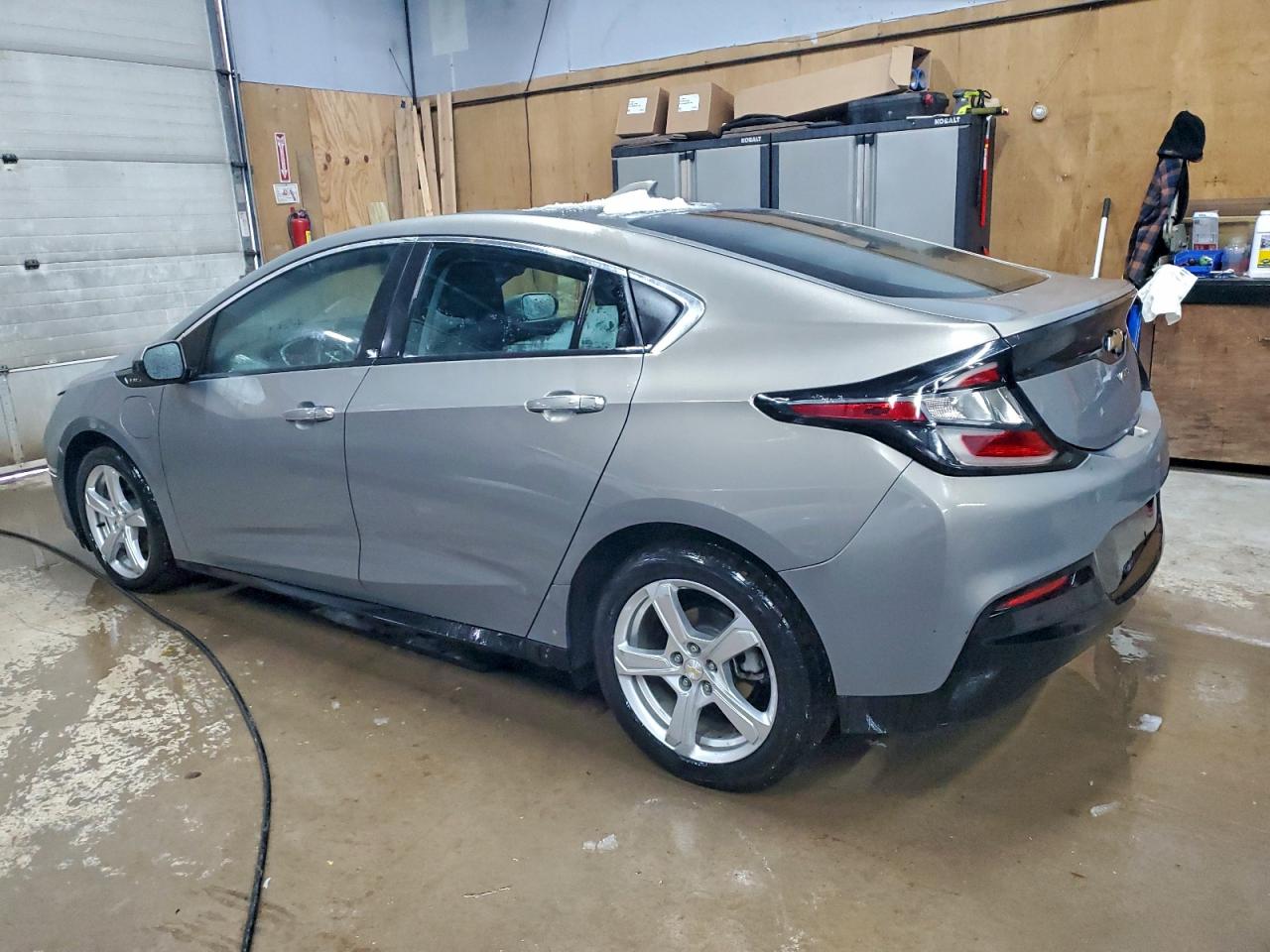 2017 CHEVROLET VOLT LT photo 2