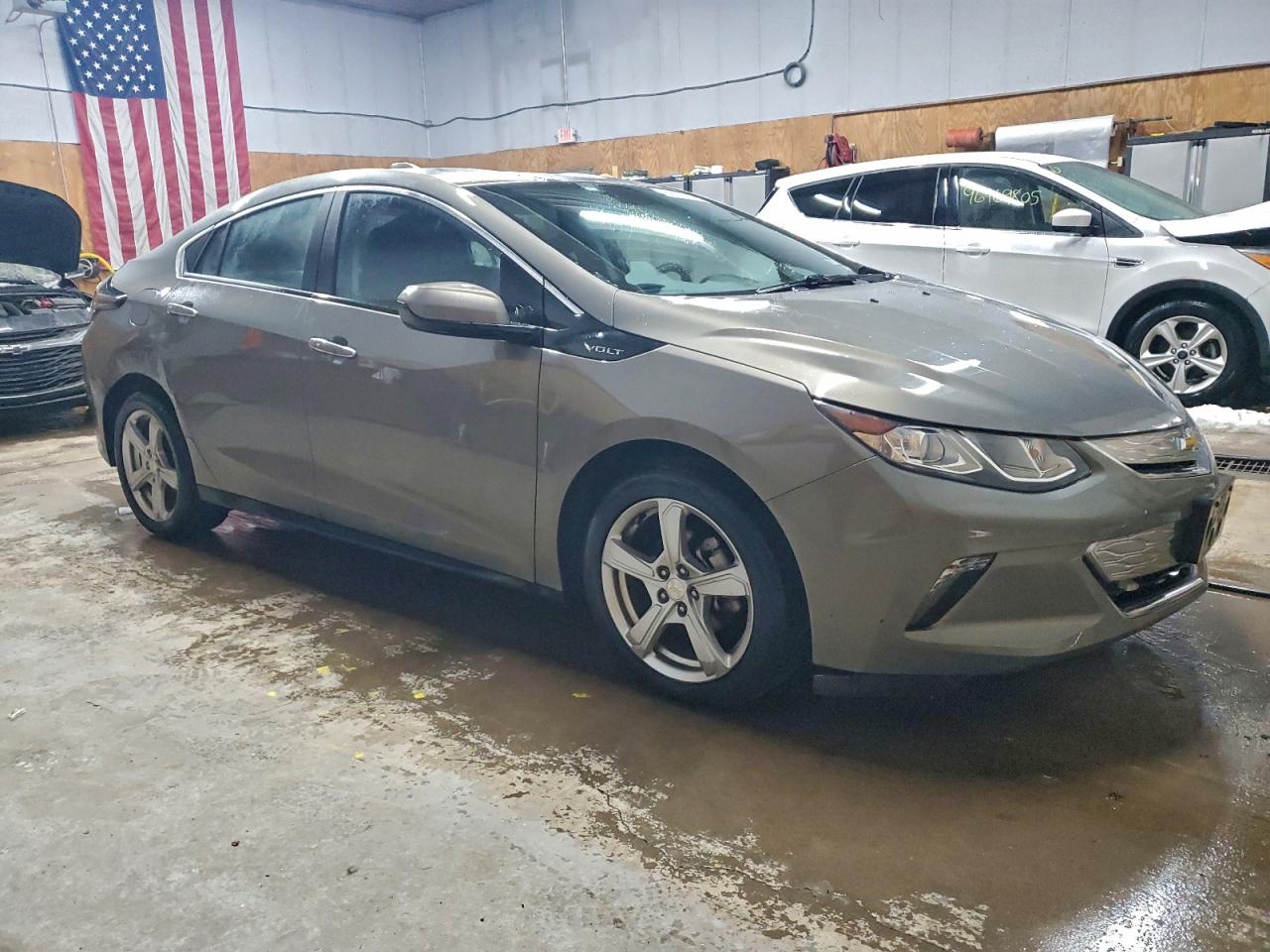 2017 CHEVROLET VOLT LT photo 4