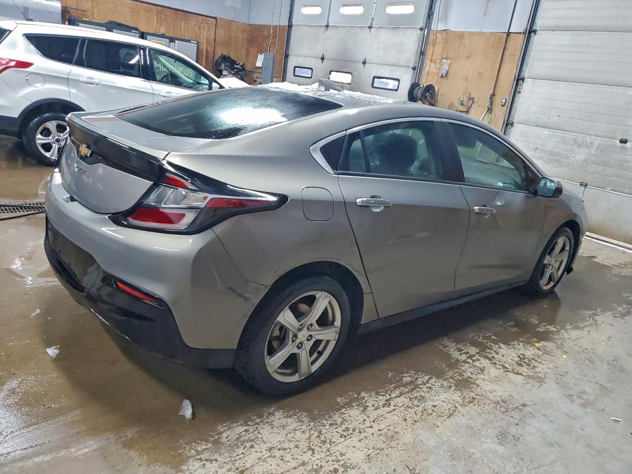 2017 CHEVROLET VOLT LT photo 3