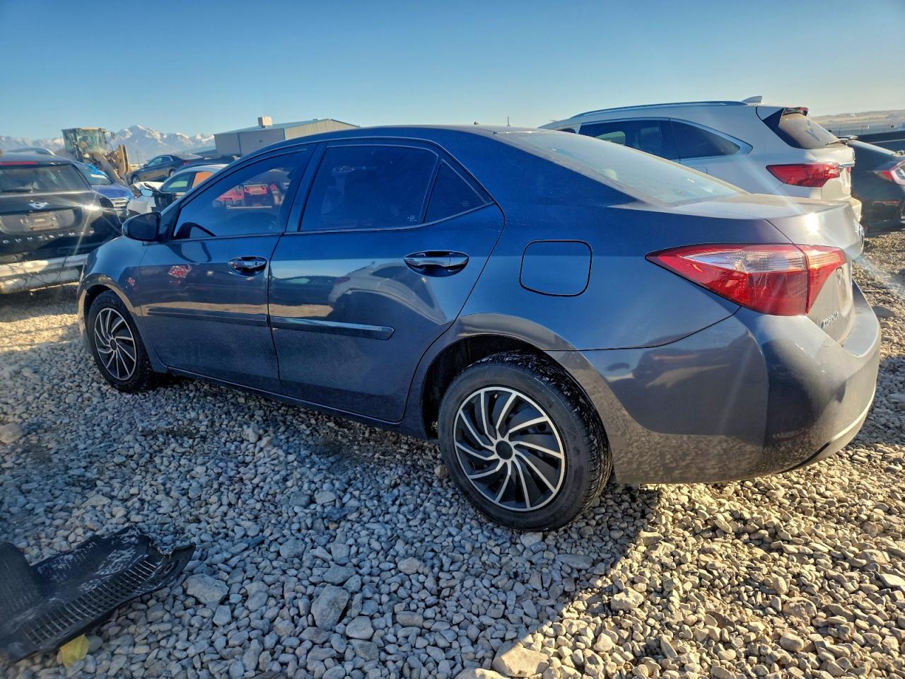 2019 TOYOTA COROLLA L photo 2