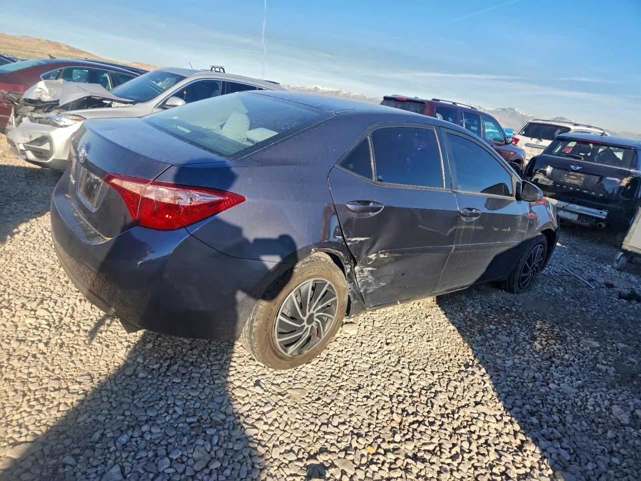 2019 TOYOTA COROLLA L photo 3