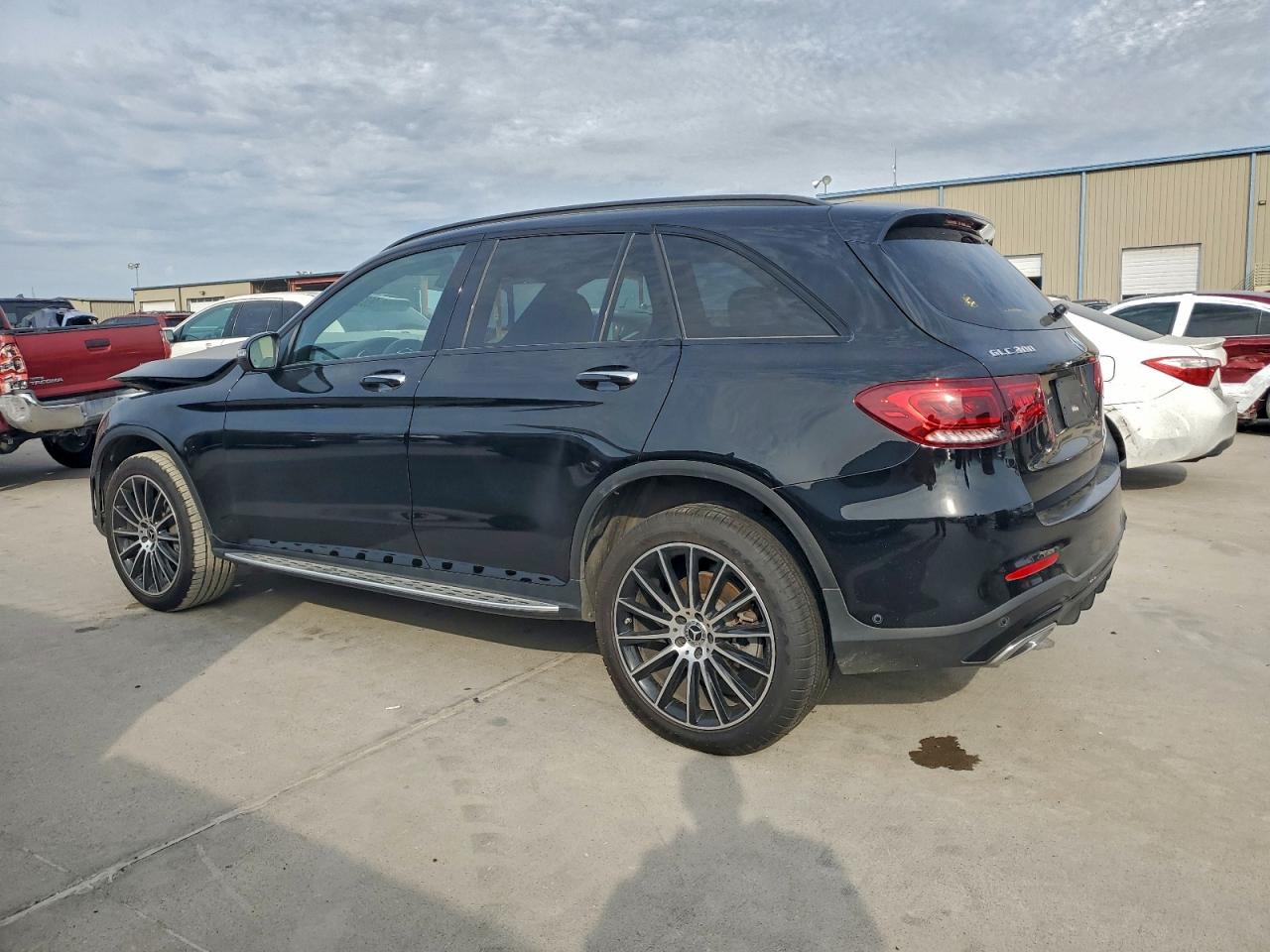 2021 MERCEDES-BENZ GLC 300 photo 2