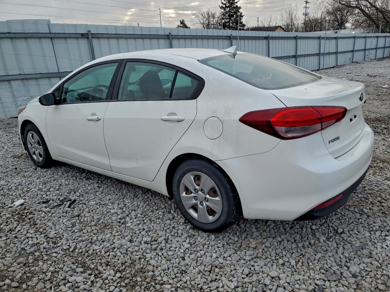 2018 KIA FORTE LX photo 2