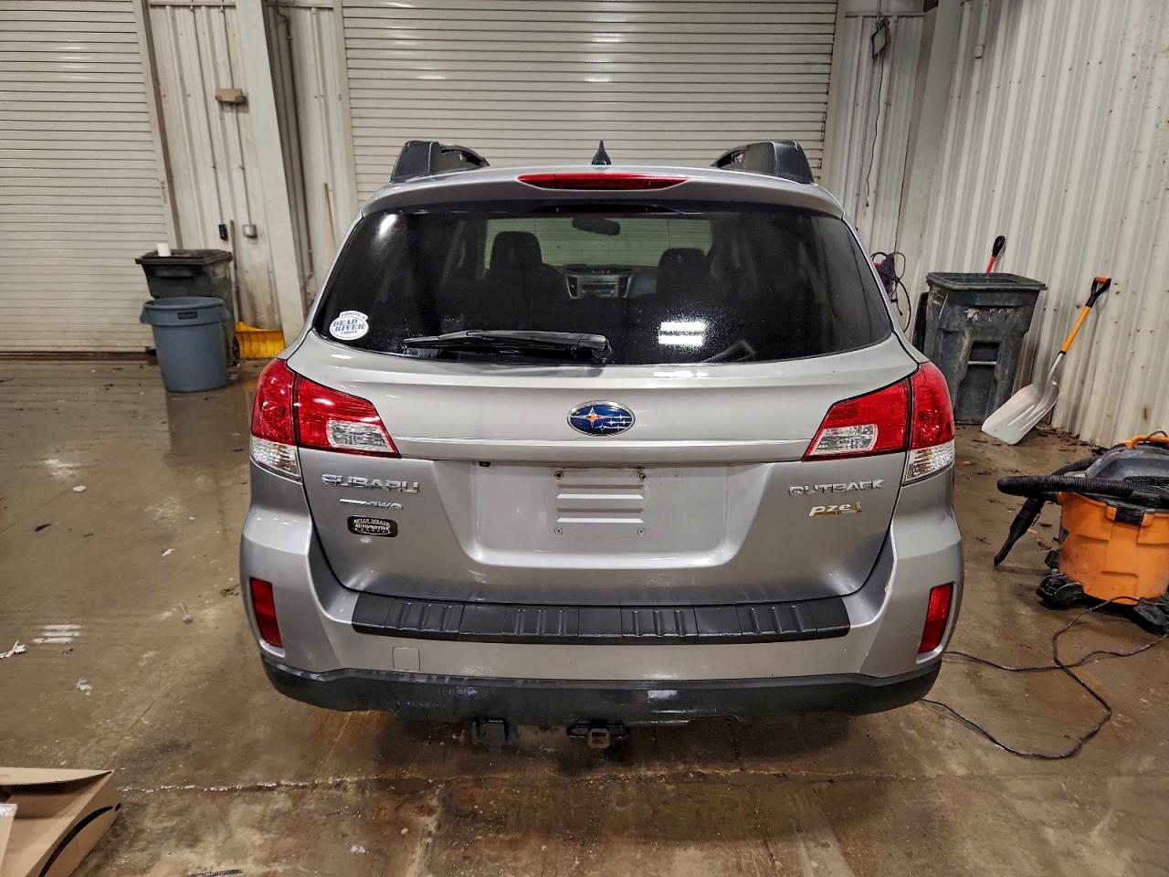 2011 SUBARU OUTBACK 2.5I LIMITED photo 6