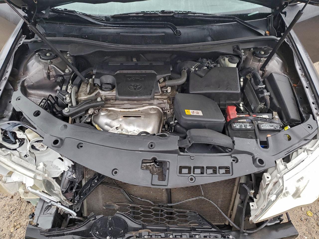 2014 TOYOTA CAMRY L photo 11