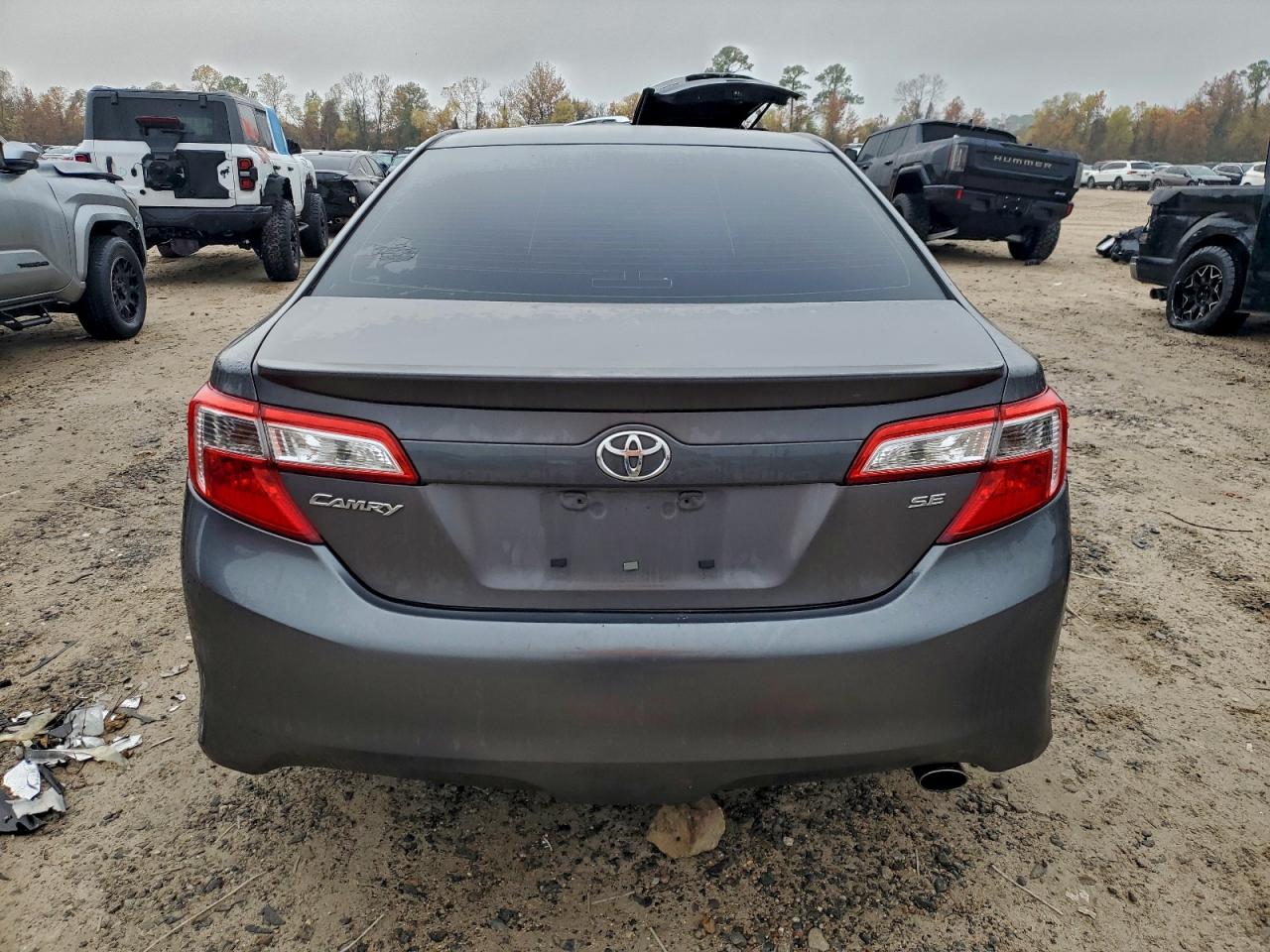 2014 TOYOTA CAMRY L photo 6