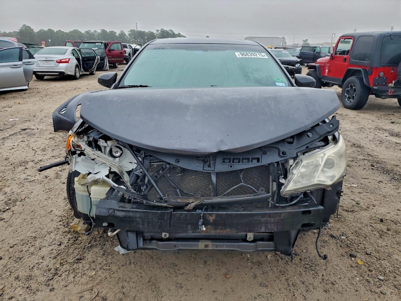 2014 TOYOTA CAMRY L photo 5
