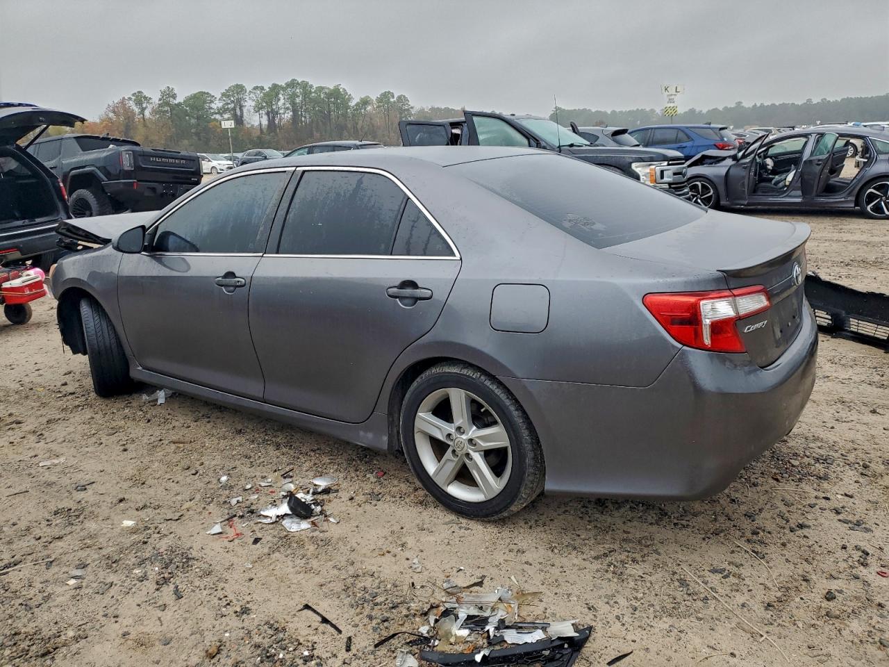 2014 TOYOTA CAMRY L photo 2