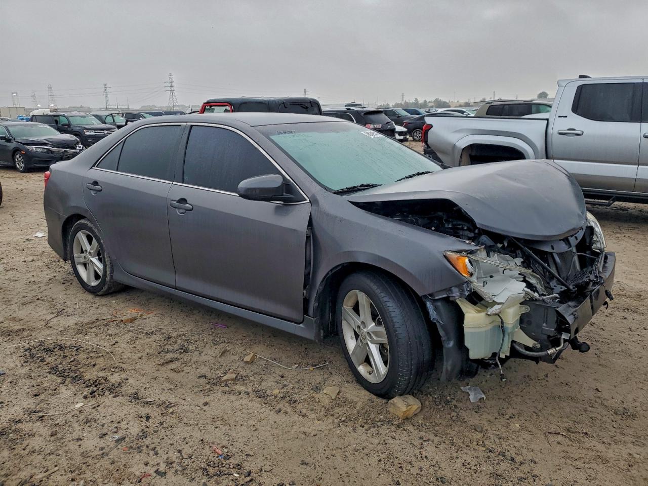 2014 TOYOTA CAMRY L photo 4
