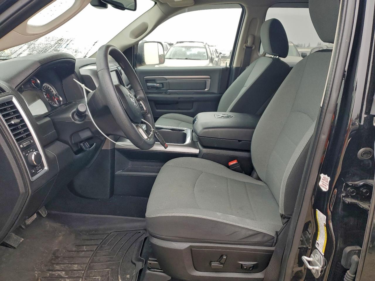 2022 RAM 1500 CLASSIC SLT photo 7