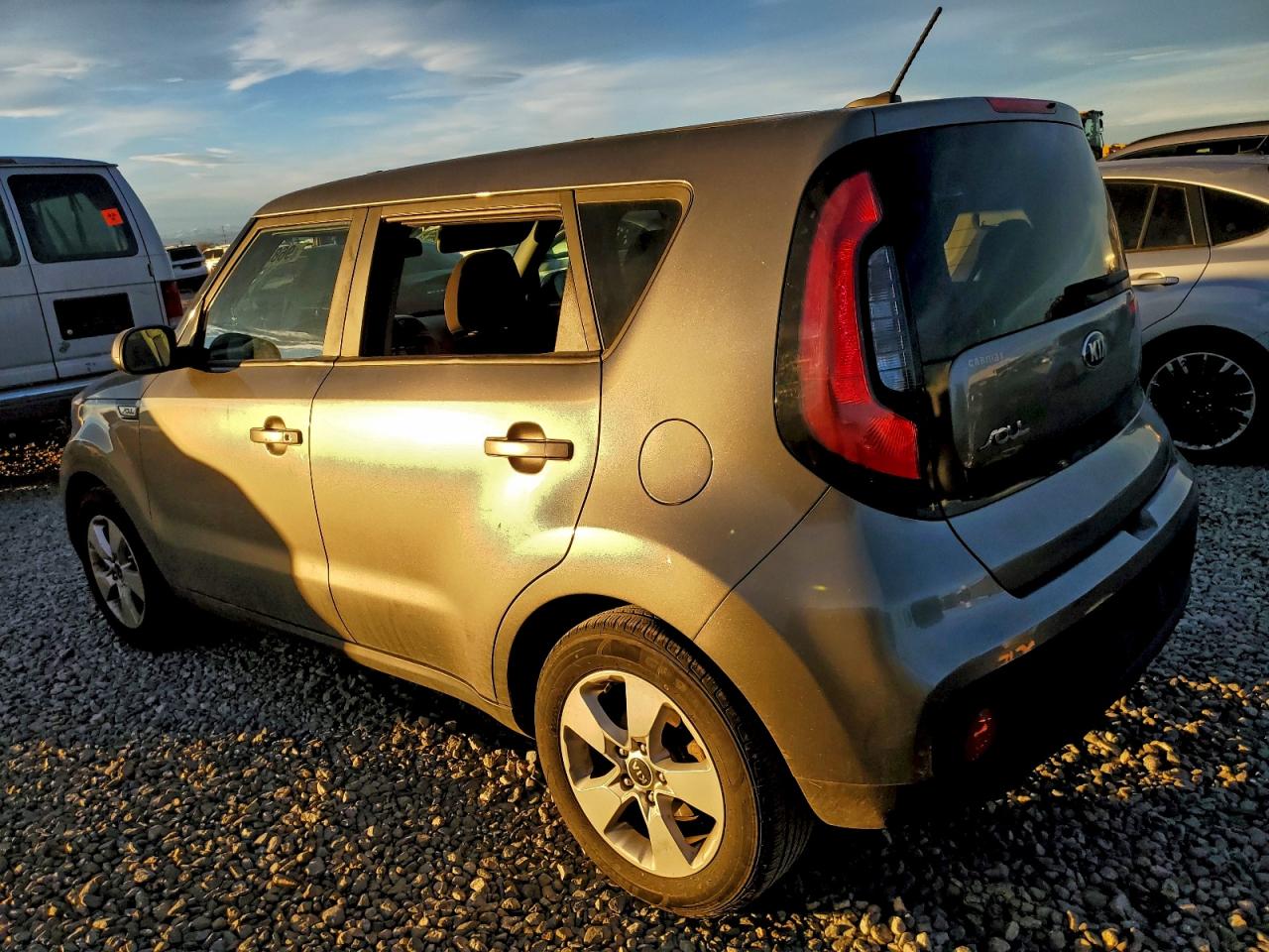 2017 KIA SOUL photo 2