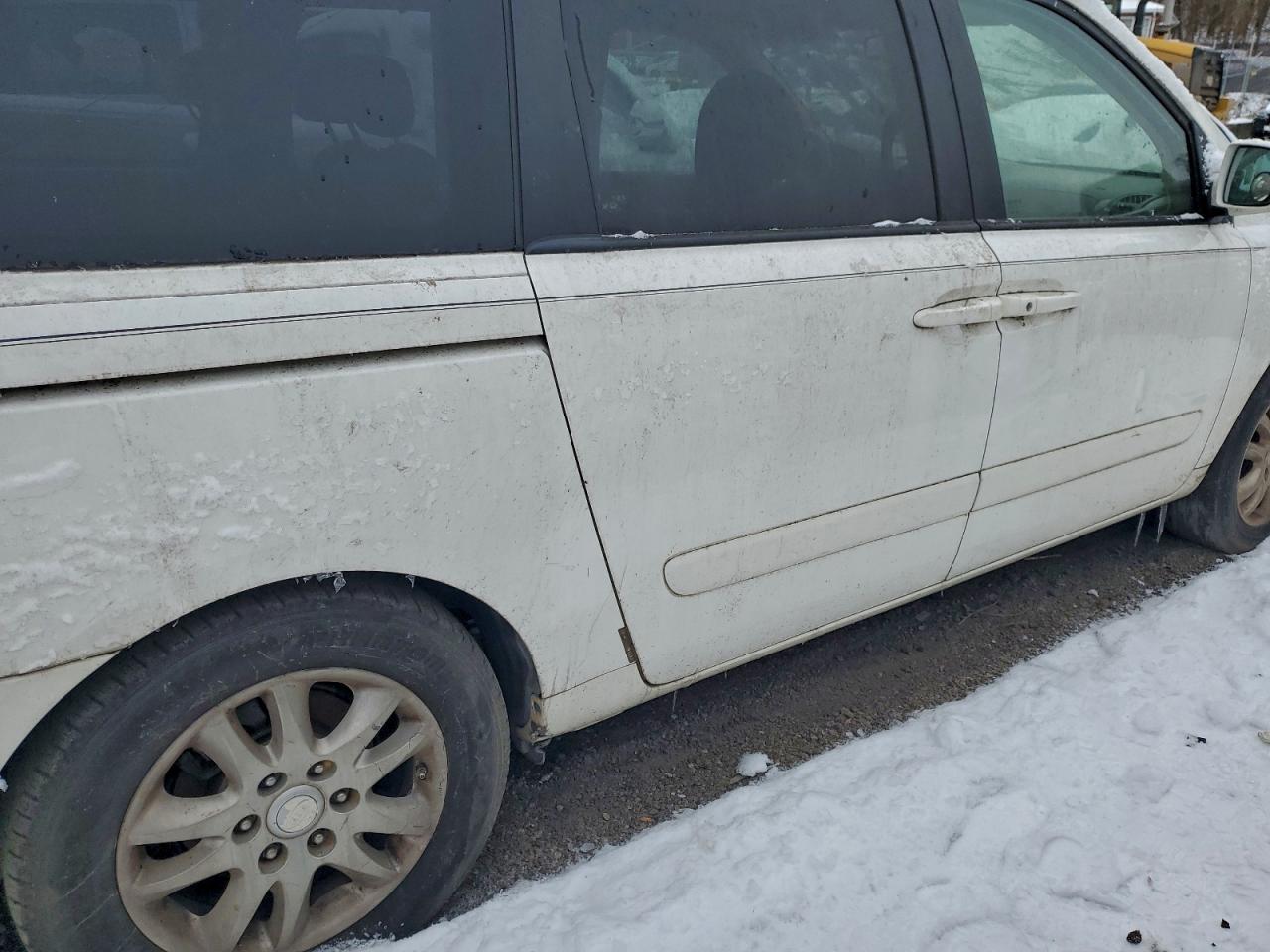 2008 KIA SEDONA EX photo 11