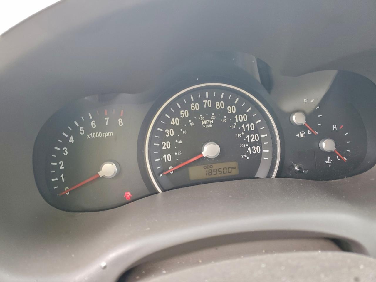 2008 KIA SEDONA EX photo 9