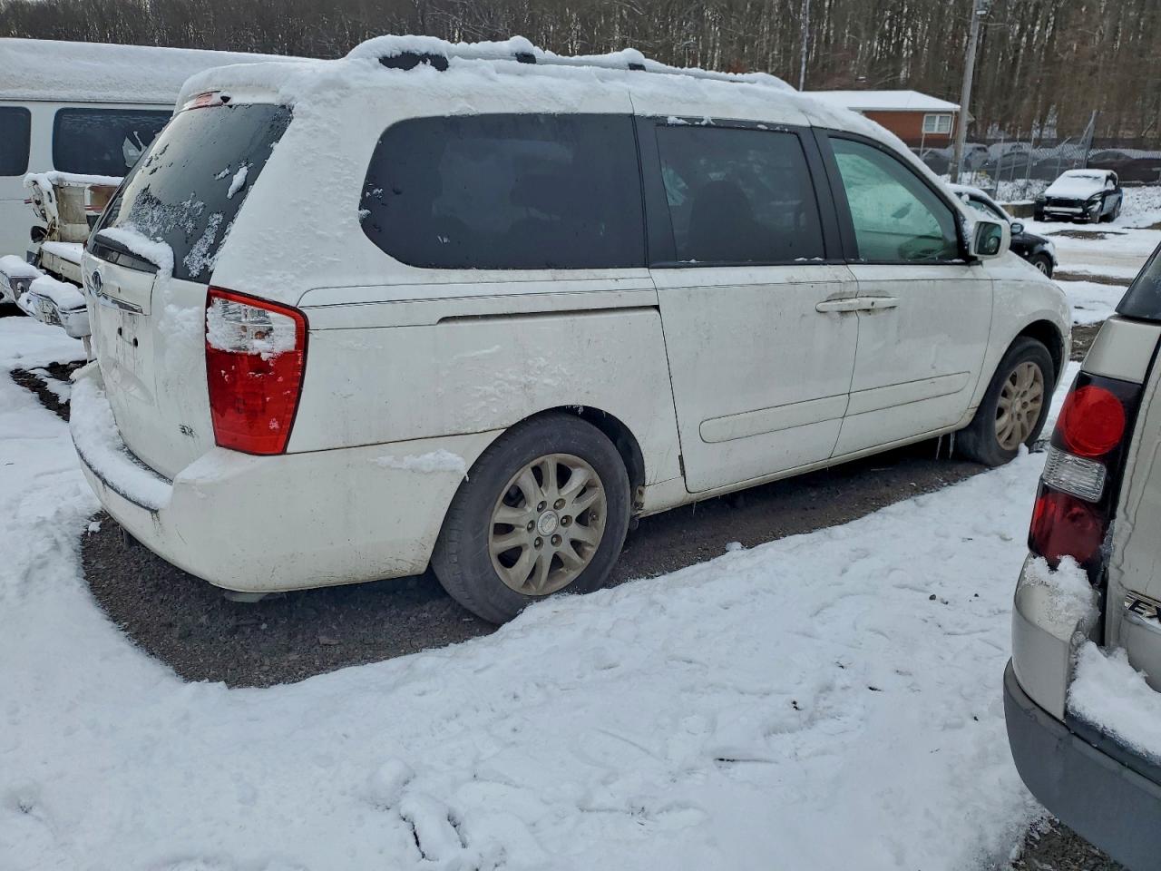 2008 KIA SEDONA EX photo 3