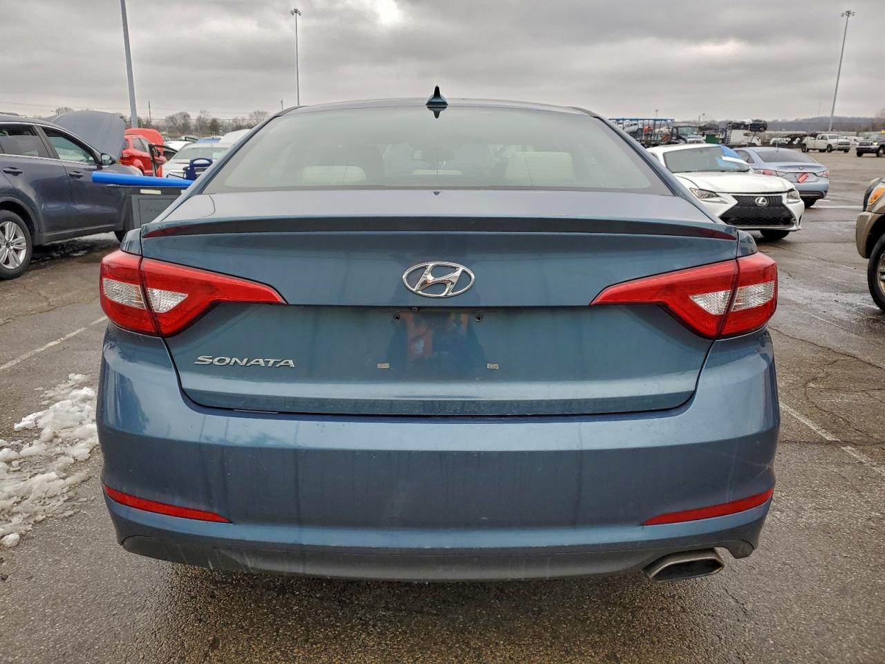 2015 HYUNDAI SONATA SE photo 6