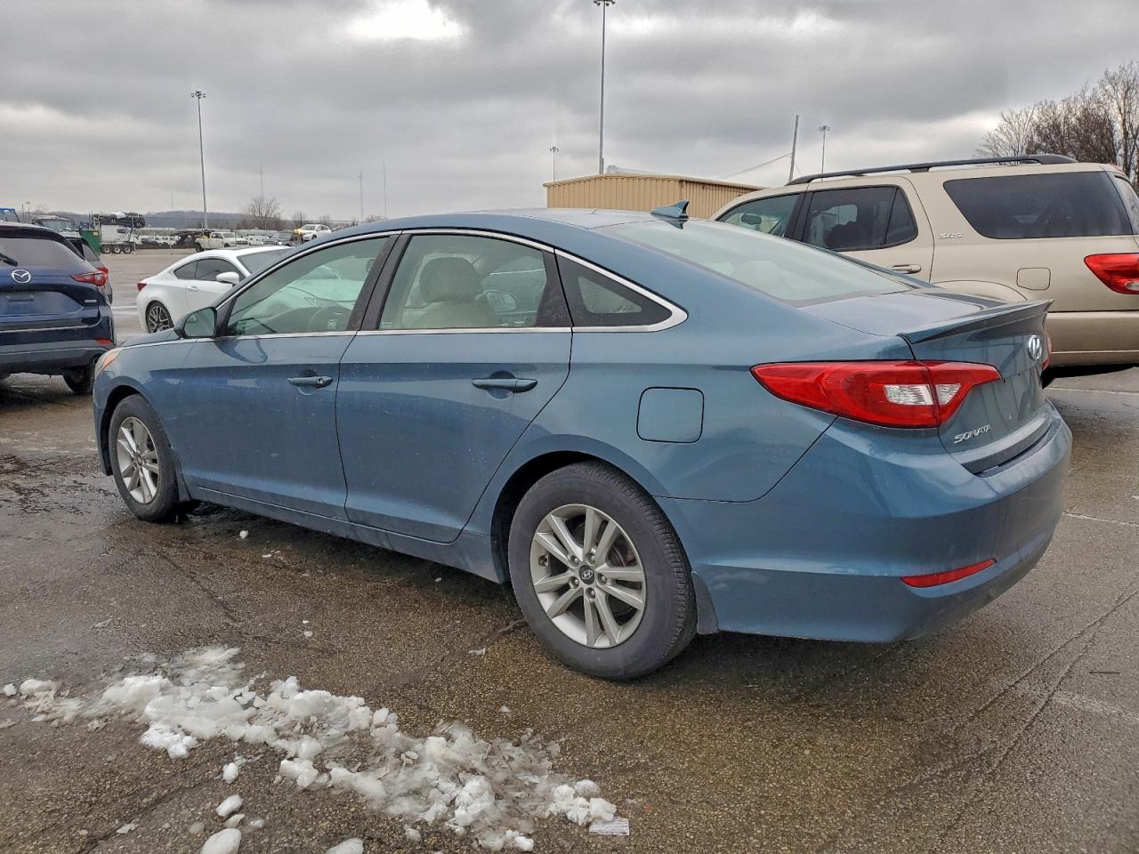 2015 HYUNDAI SONATA SE photo 2