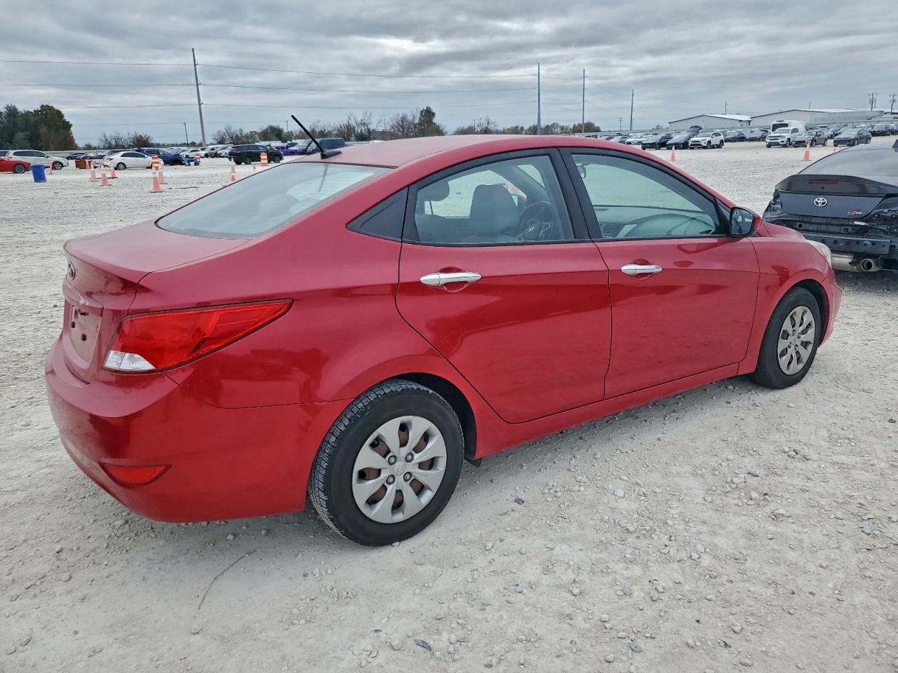2016 HYUNDAI ACCENT SE photo 3