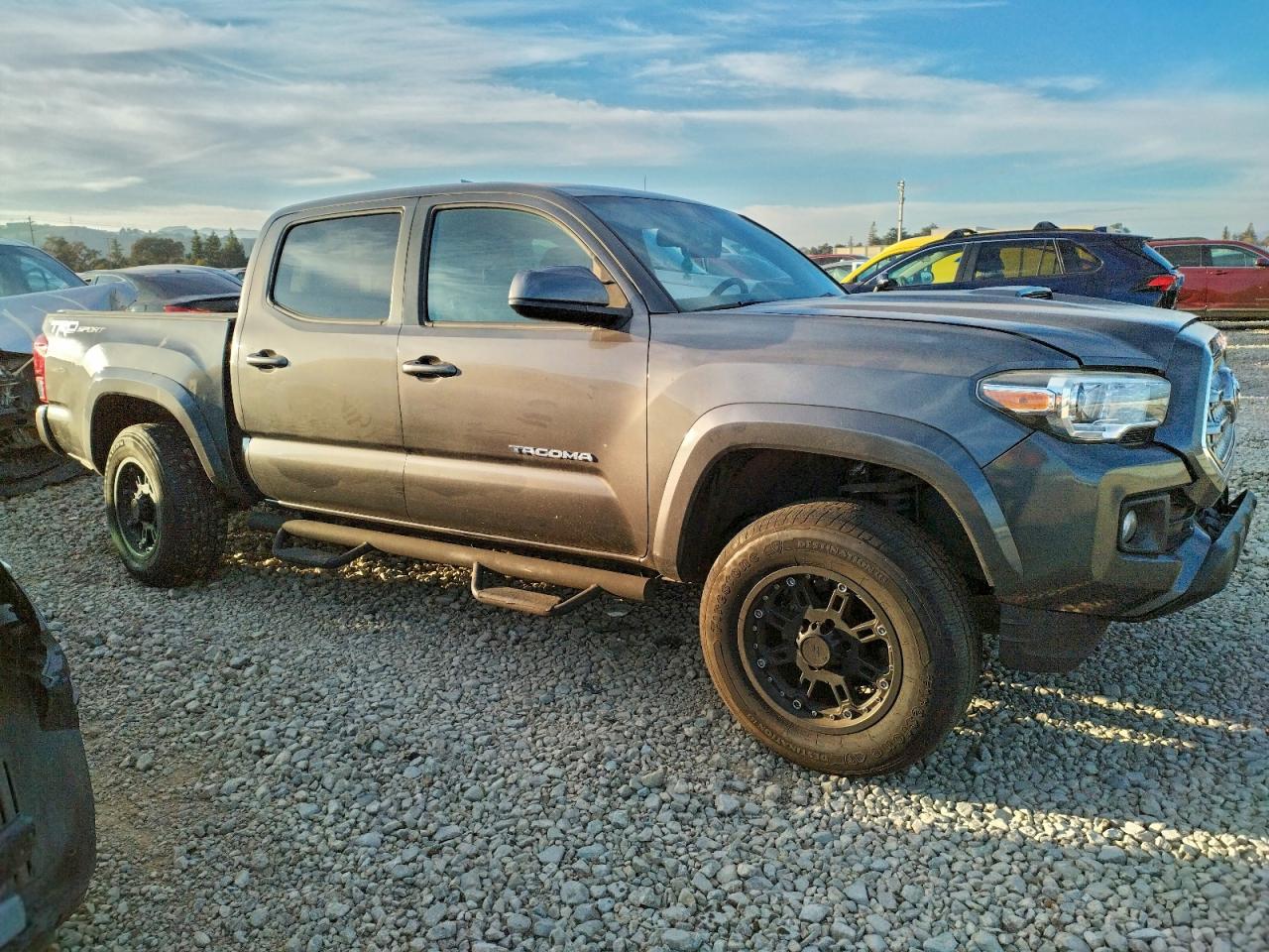 2017 TOYOTA TACOMA DOUBLE CAB photo 4
