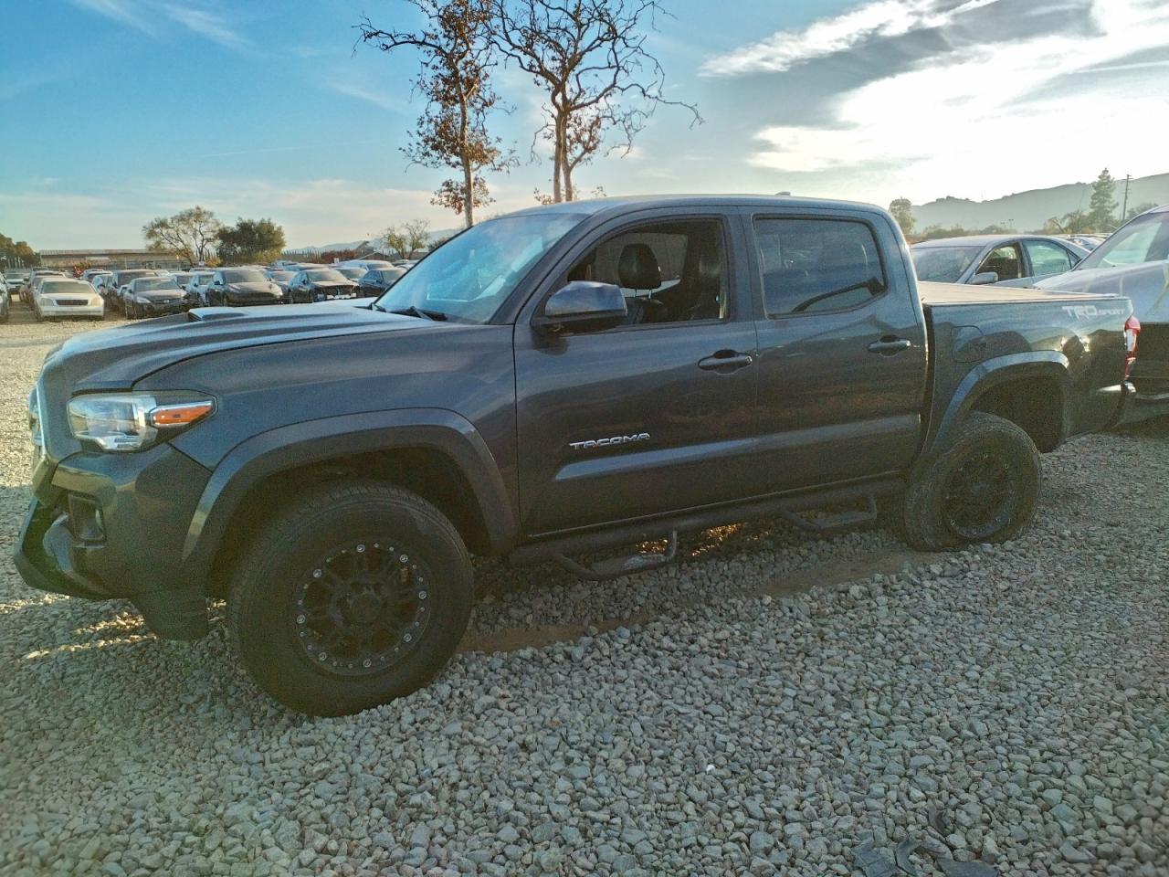 2017 TOYOTA TACOMA