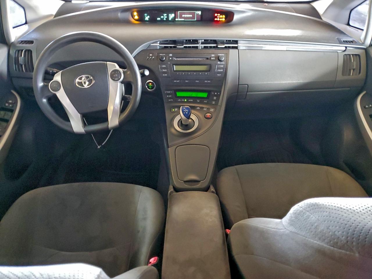 2010 TOYOTA PRIUS photo 8