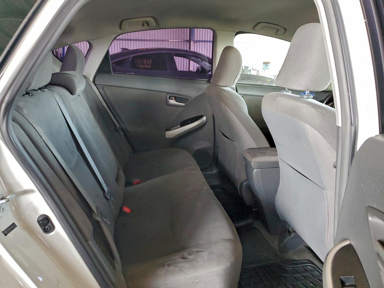 2010 TOYOTA PRIUS photo 10